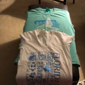 2 summer vacation T shirts Wonen Small & Medium